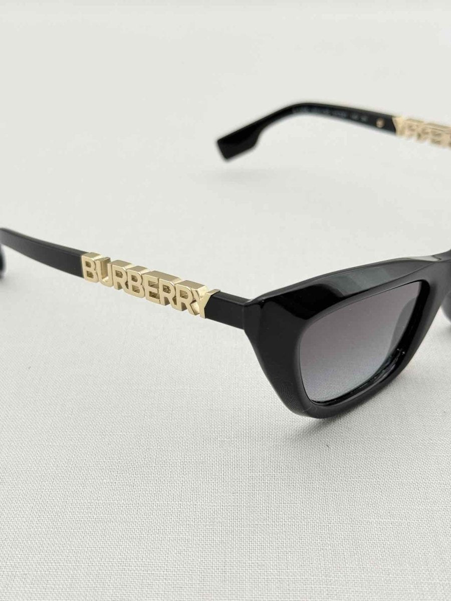 Pre-loved BURBERRY Black Sunglasses at Reems Closet
