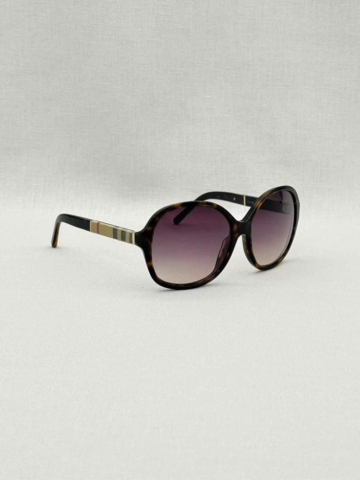 Pre-loved BURBERRY Dark brown Sunglasses at Reems Closet