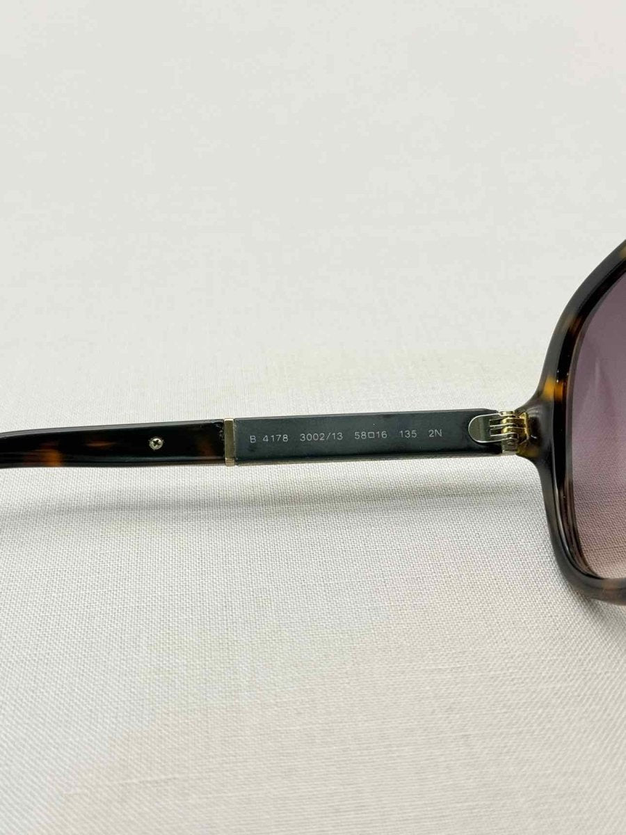 Pre-loved BURBERRY Dark brown Sunglasses at Reems Closet