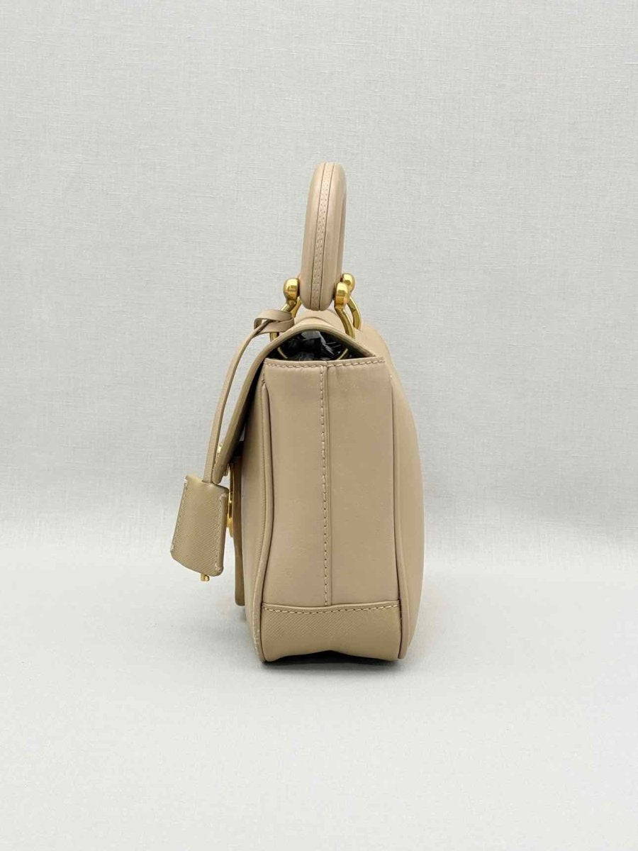 Pre-loved BURBERRY DK88 Beige Top Handle at Reems Closet