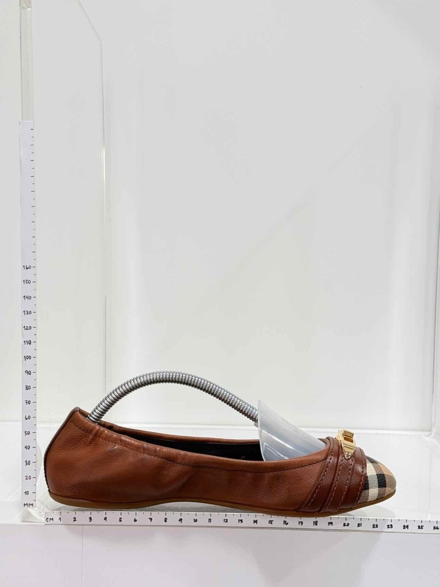 Pre-loved BURBERRY Drayton Brown Checked Size EU 35 Ballet Flats at Reems Closet