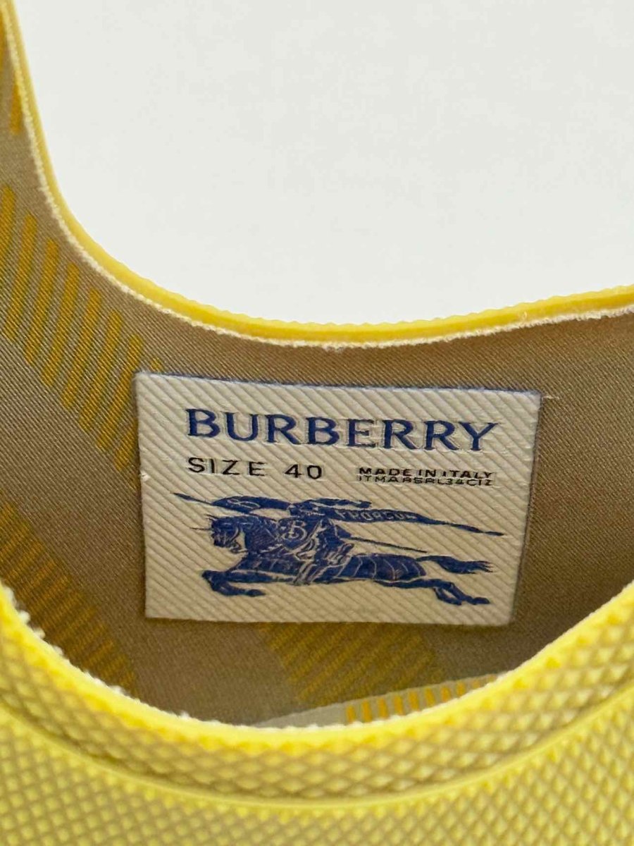 Pre - loved BURBERRY Marsh Green Pebbled Size EU 40 Ankle Boots at Reems Closet