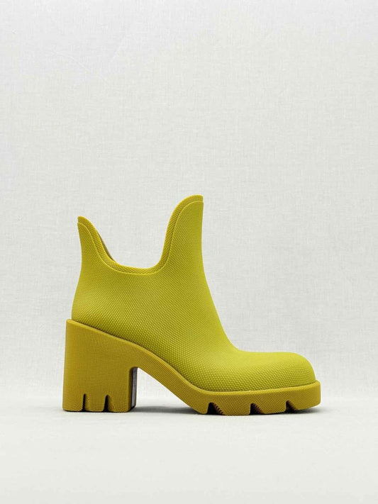 Pre - loved BURBERRY Marsh Green Pebbled Size EU 40 Ankle Boots at Reems Closet