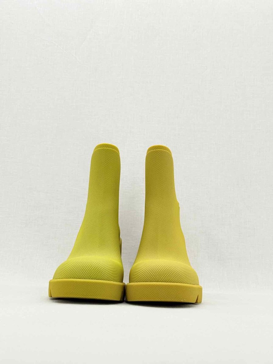 Pre - loved BURBERRY Marsh Green Pebbled Size EU 40 Ankle Boots at Reems Closet