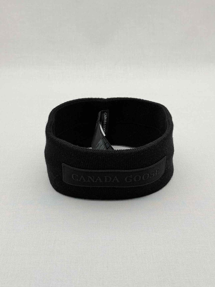 Pre - loved CANADA GOOSE Black Headband at Reems Closet