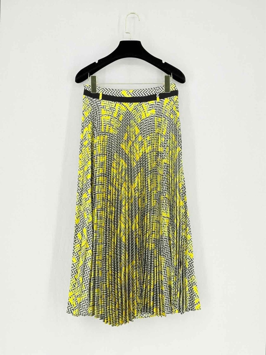 Pre - loved CAROLINA HERRERA Size US 0 Knee Length Skirt at Reems Closet