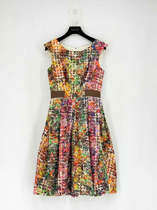 Pre - loved CAROLINA HERRERA Size US 2 Knee Length Dress at Reems Closet