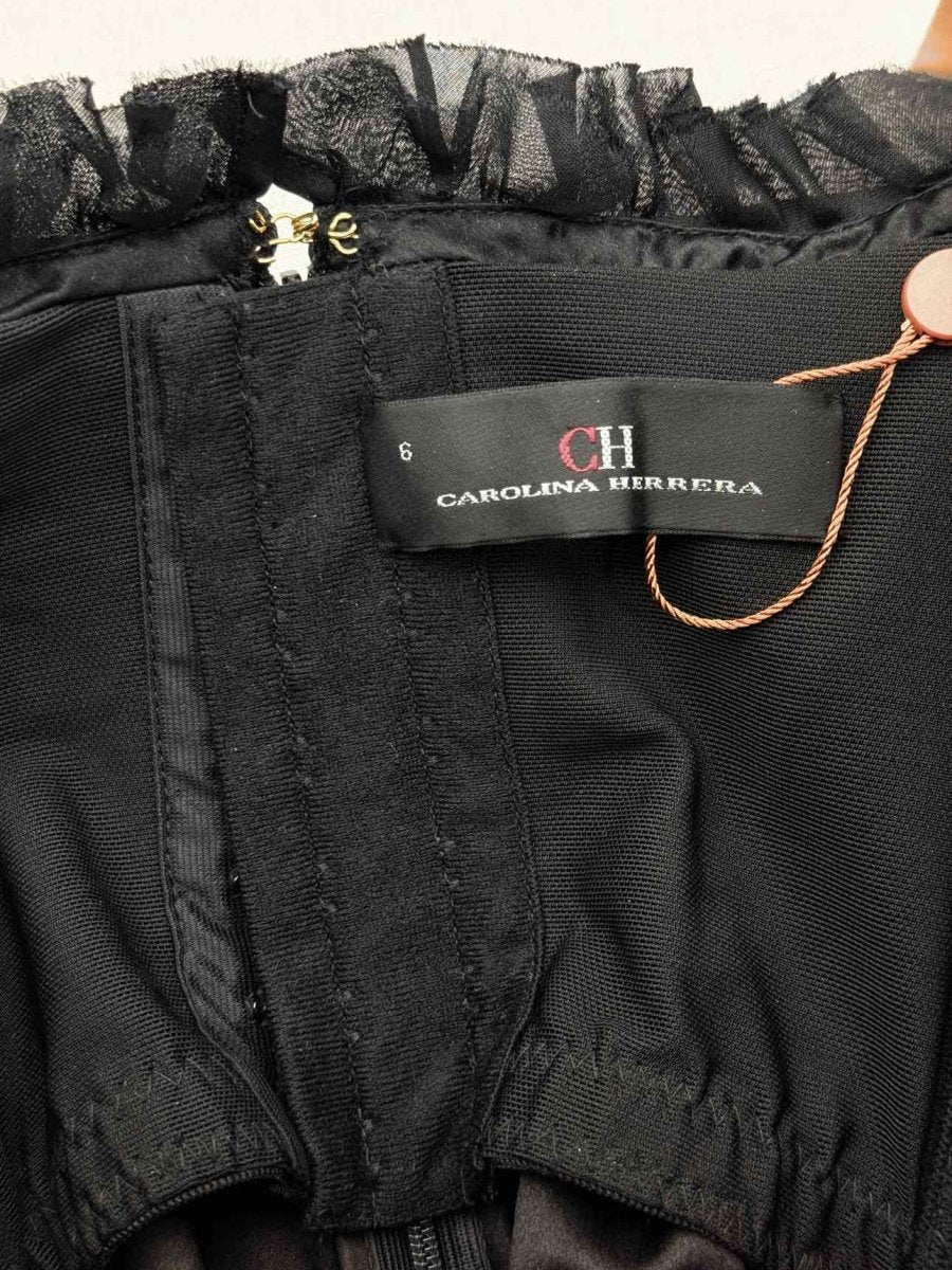 Pre - loved CAROLINA HERRERA Size US 6 Long Dress at Reems Closet