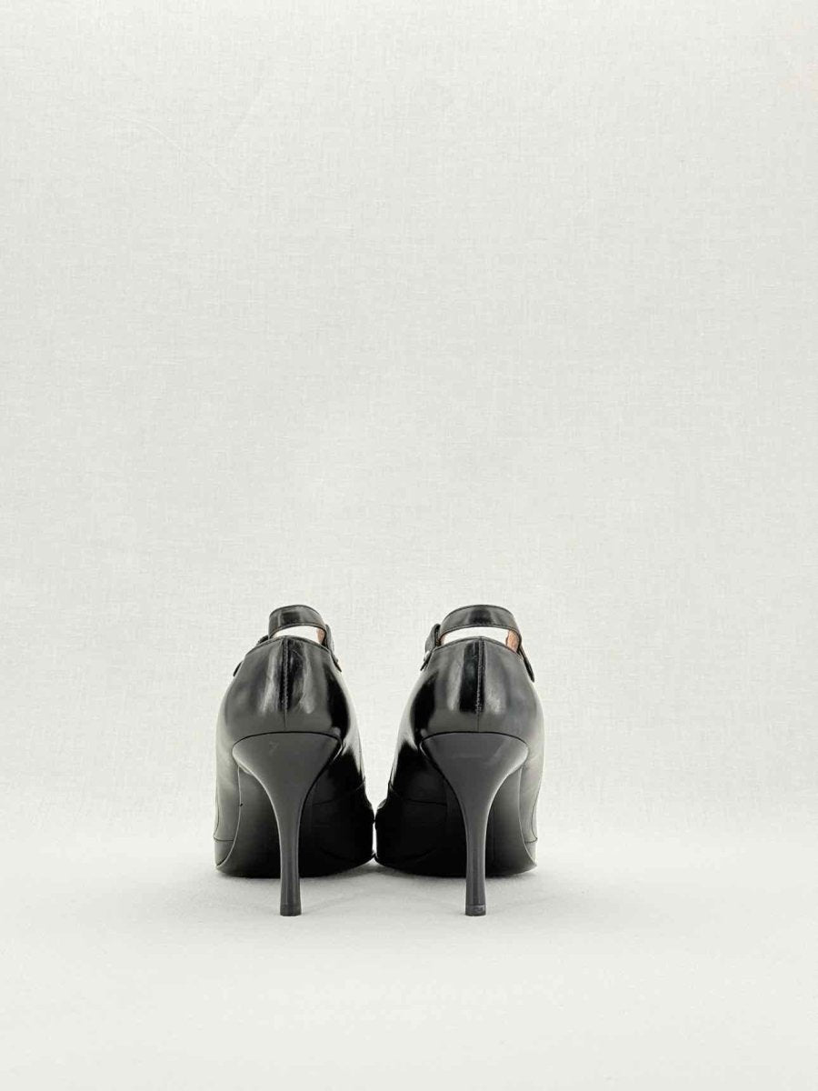 Pre - loved CESARE PACIOTTI Black Size EU 38.5 Pumps at Reems Closet