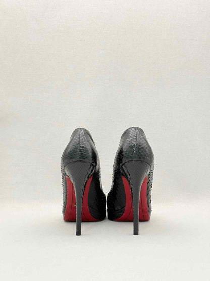 Pre-loved CESARE PACIOTTI Black Size EU 39 Pumps at Reems Closet