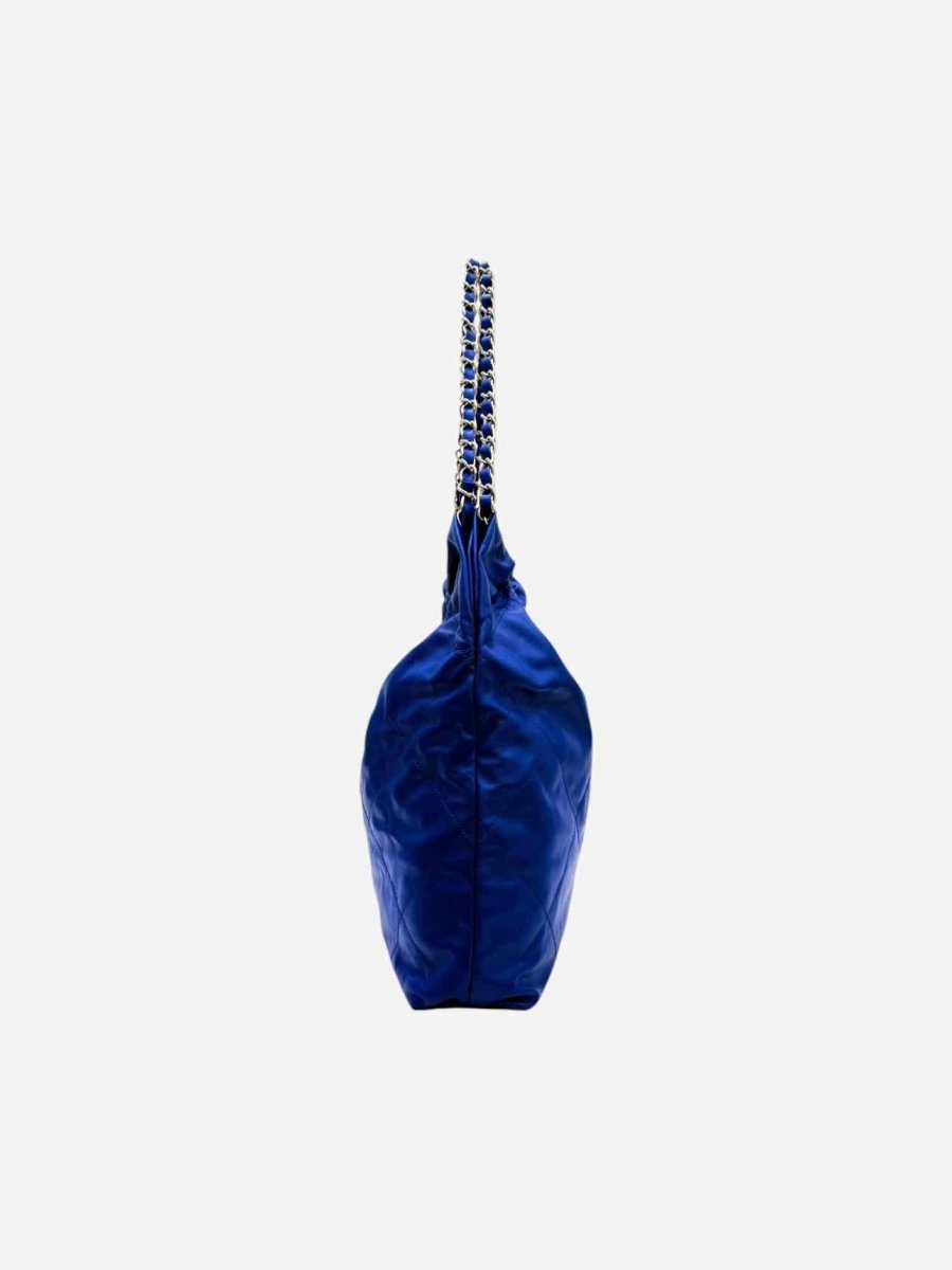 Pre-loved CHANEL 22 Blue Quilted Shoulder Bag at Reems Closet