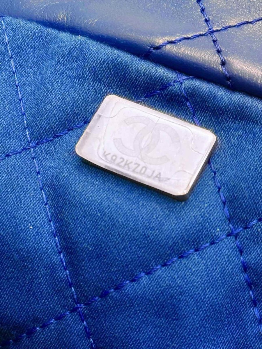 Pre-loved CHANEL 22 Blue Quilted Shoulder Bag at Reems Closet
