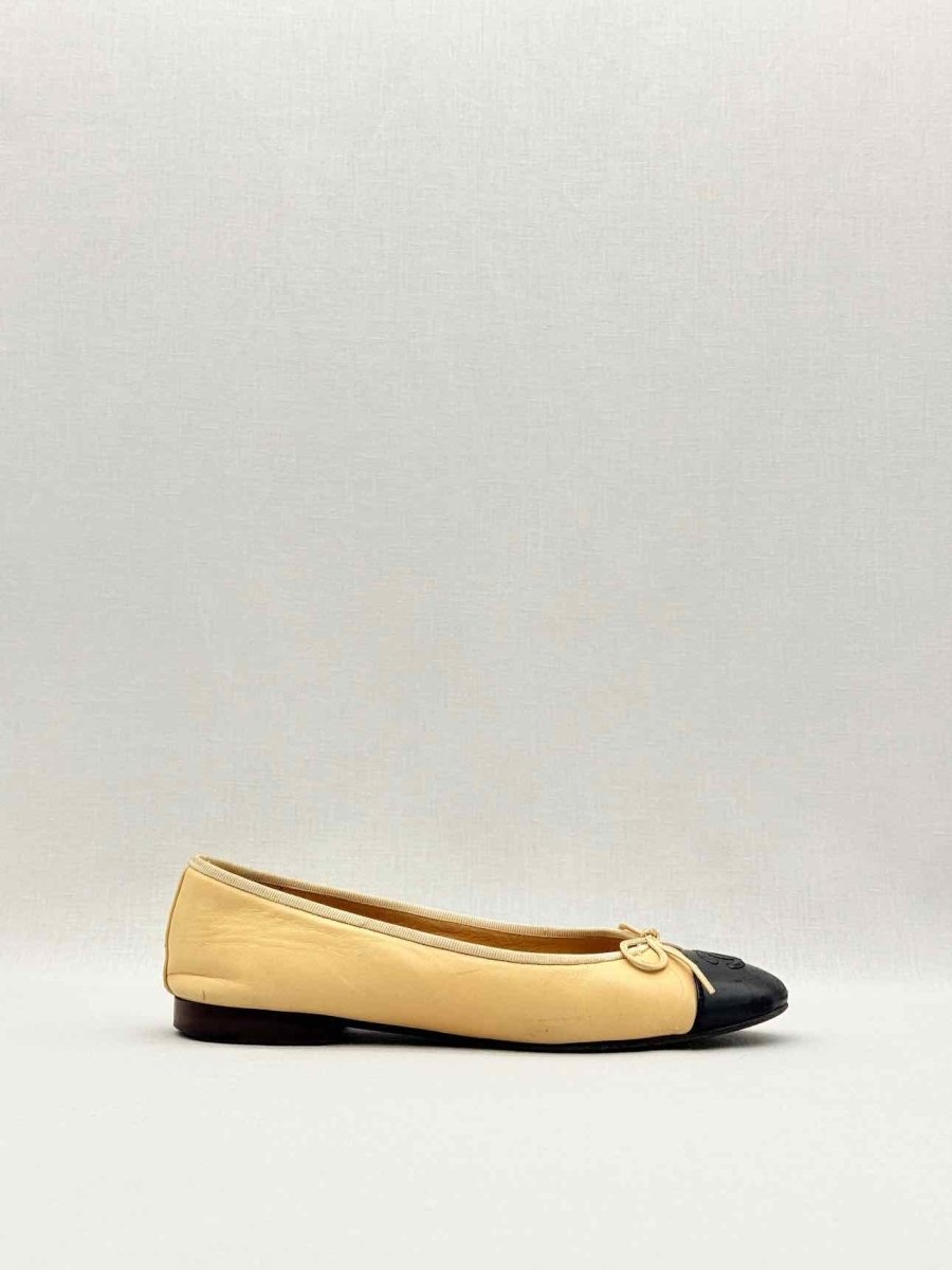 Pre - loved CHANEL Beige & Black Cap Toe Size EU 38 Ballet Flats at Reems Closet