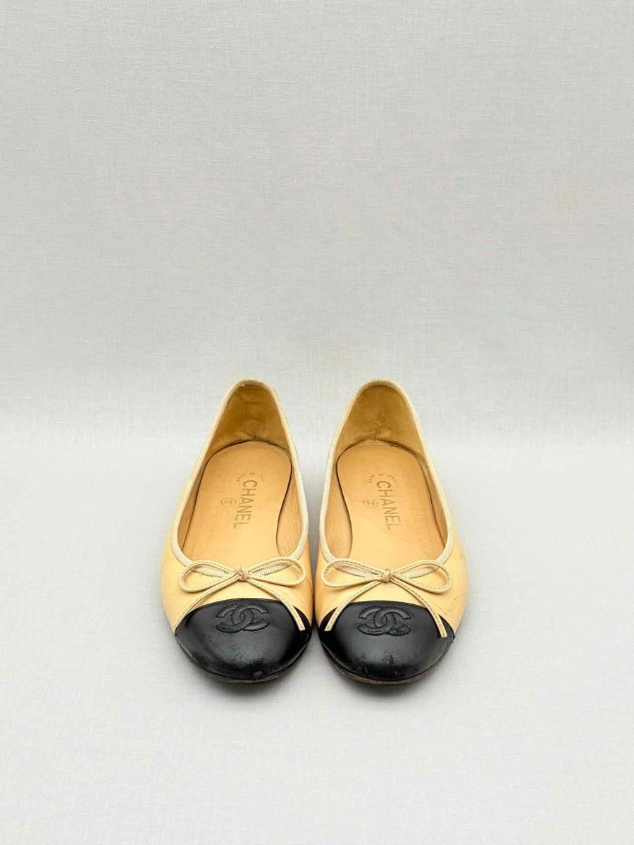 Pre - loved CHANEL Beige & Black Cap Toe Size EU 38 Ballet Flats at Reems Closet
