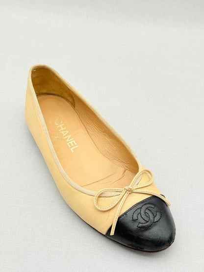 Pre - loved CHANEL Beige & Black Cap Toe Size EU 38 Ballet Flats at Reems Closet