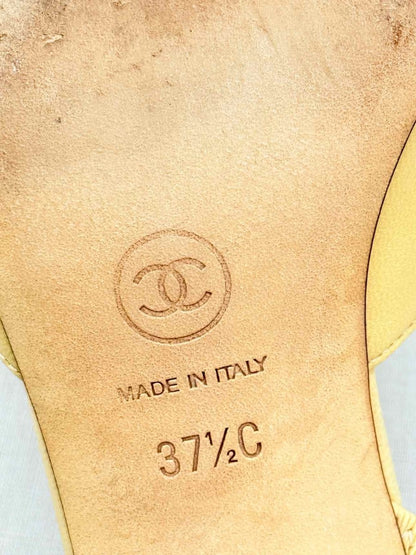 Pre - loved CHANEL Beige & Black Size EU 37.5 Slingbacks at Reems Closet