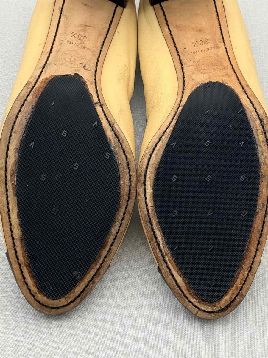 Pre - loved CHANEL Beige w/ Black Size EU 38.5 Pumps at Reems Closet