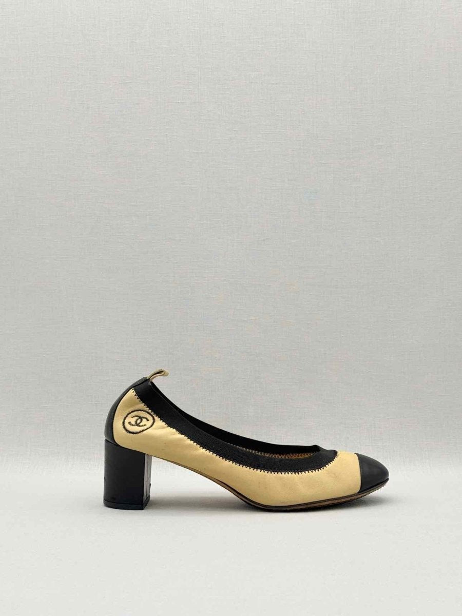 Pre - loved CHANEL Beige w/ Black Size EU 38.5 Pumps at Reems Closet