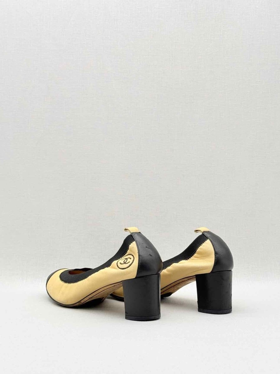 Pre - loved CHANEL Beige w/ Black Size EU 38.5 Pumps at Reems Closet