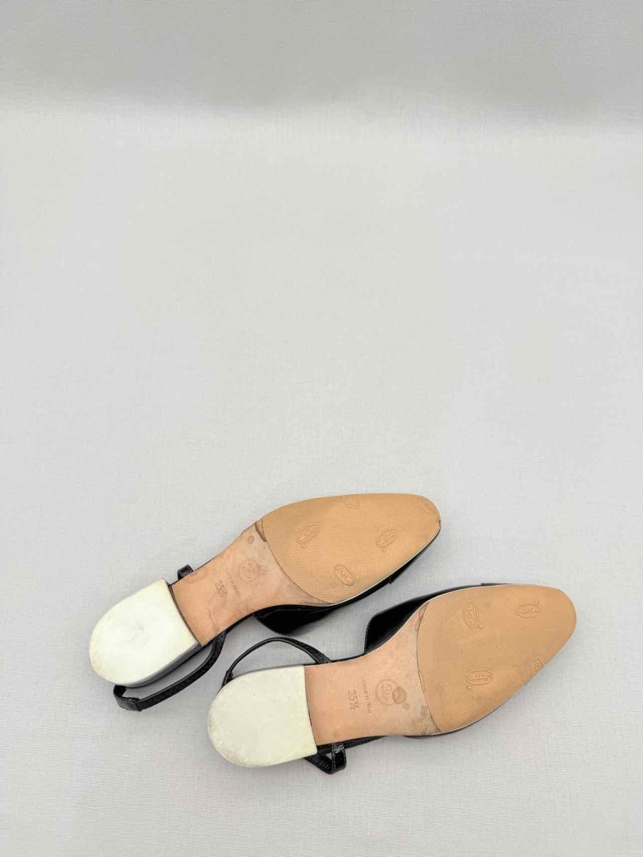 Pre-loved CHANEL Black Cap Toe Size EU 35.5 Flats at Reems Closet