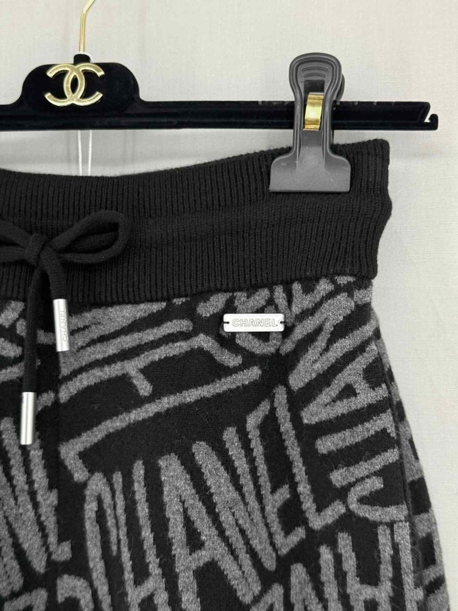 Pre - loved CHANEL Black & Grey Logo Size US 0 Pants at Reems Closet