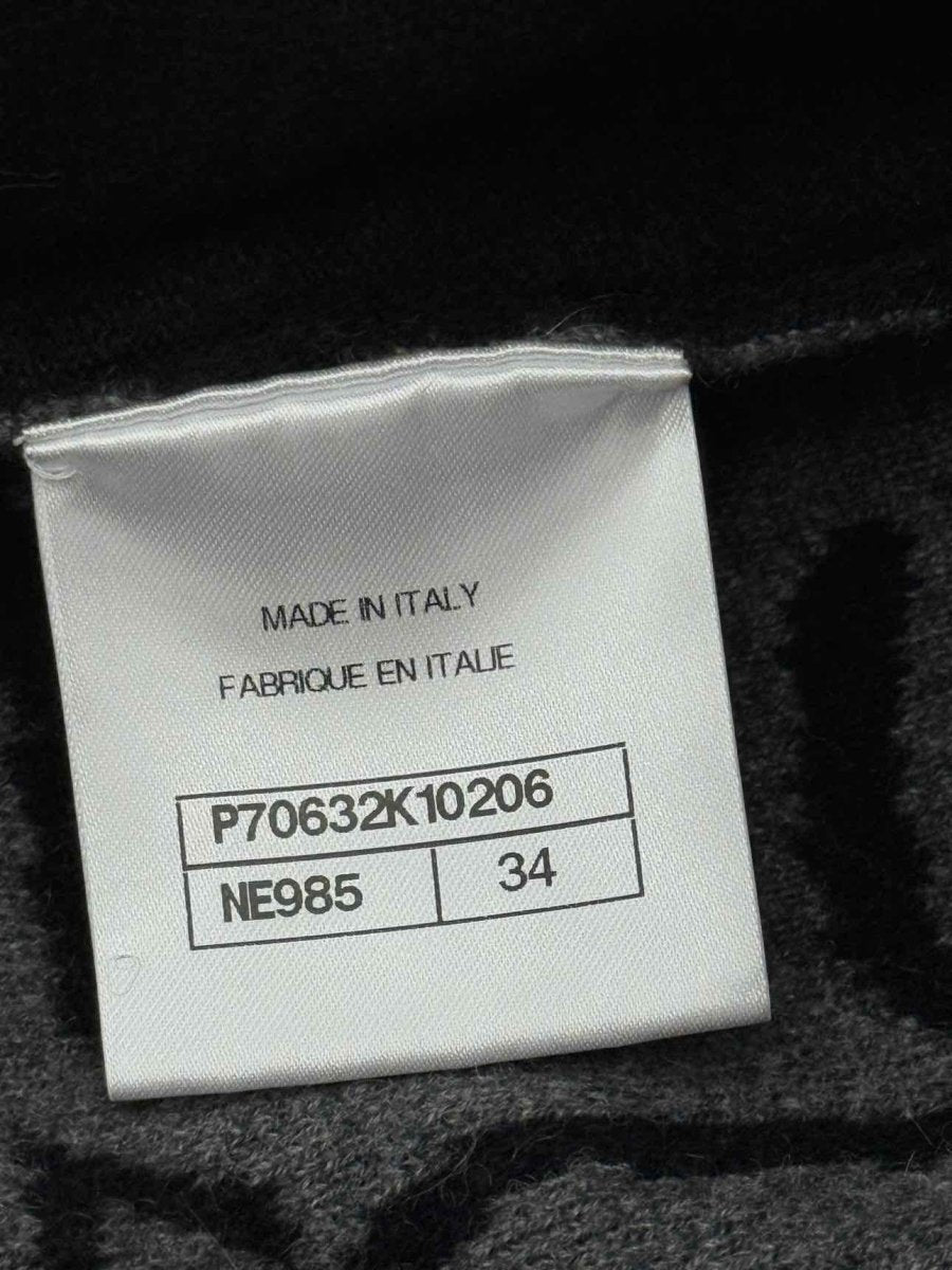 Pre - loved CHANEL Black & Grey Logo Size US 0 Pants at Reems Closet