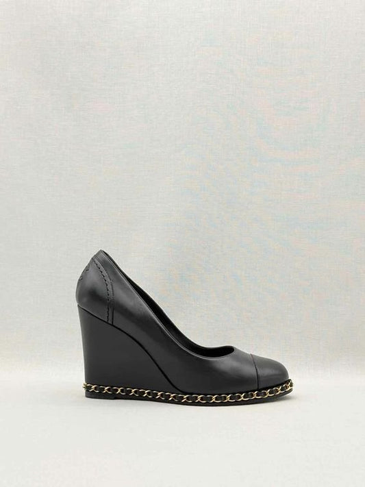 Pre-loved CHANEL Black Size EU 37 Wedges at Reems Closet