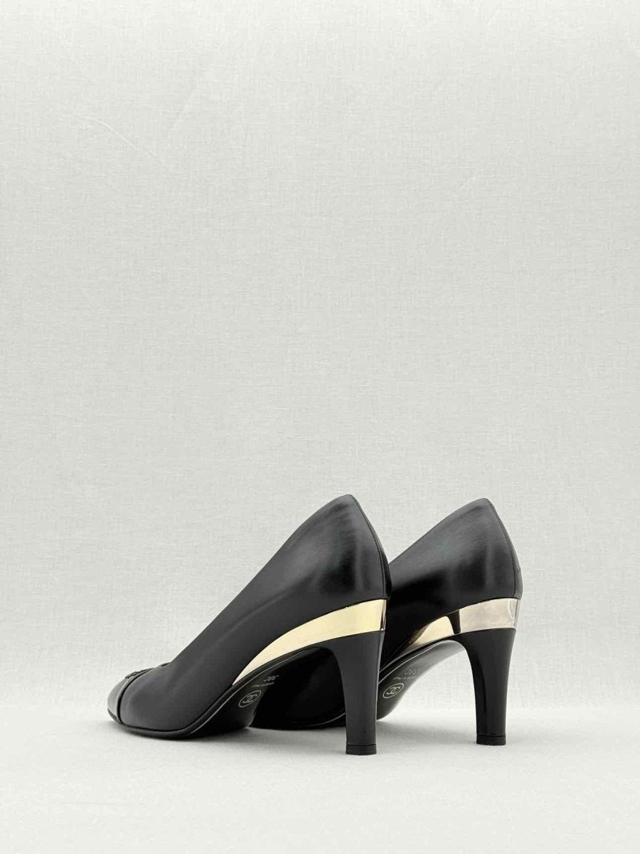 Pre - loved CHANEL Black Size EU 38 Pumps at Reems Closet
