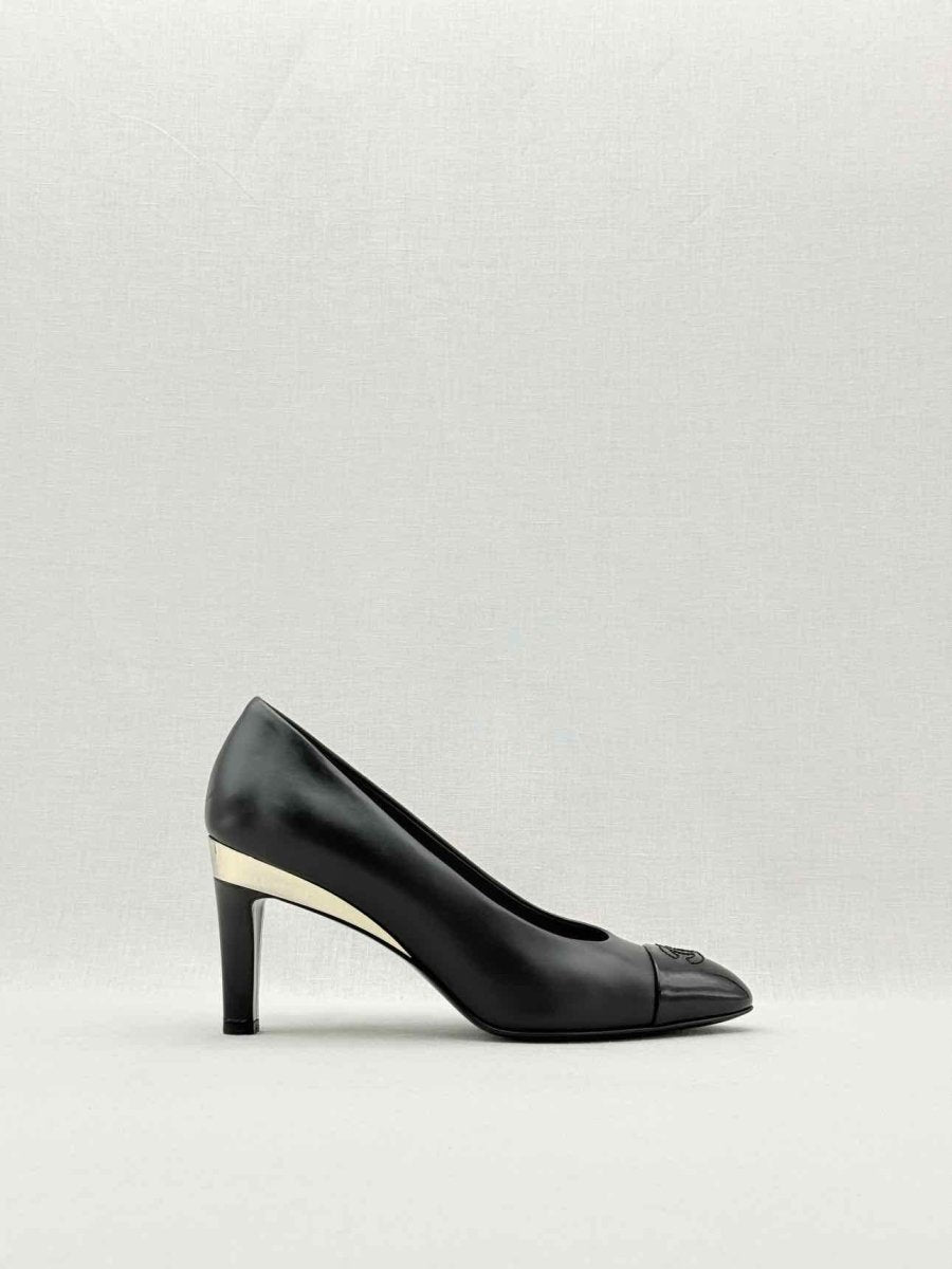 Pre - loved CHANEL Black Size EU 38 Pumps at Reems Closet