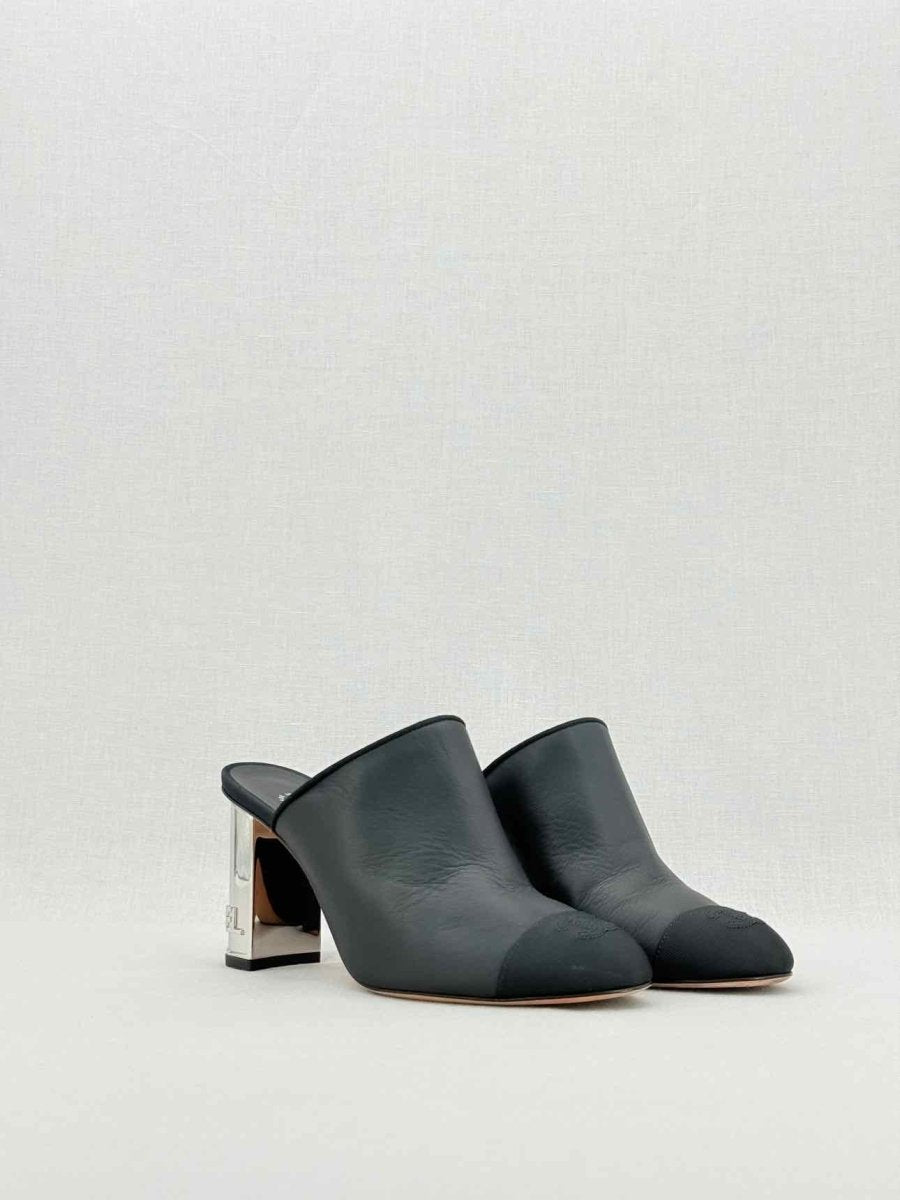 Pre - loved CHANEL Black Size EU 38.5 Mules at Reems Closet