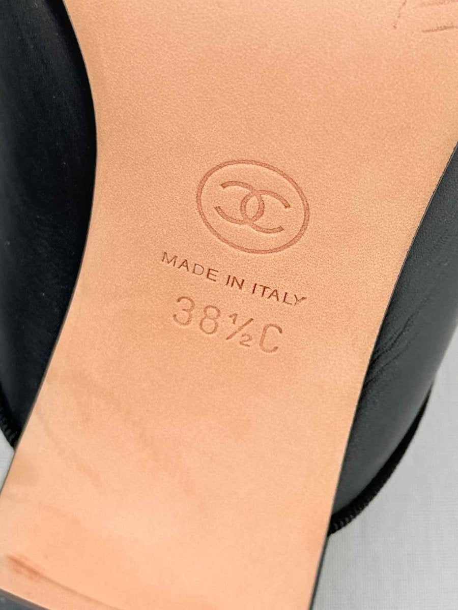 Pre - loved CHANEL Black Size EU 38.5 Mules at Reems Closet