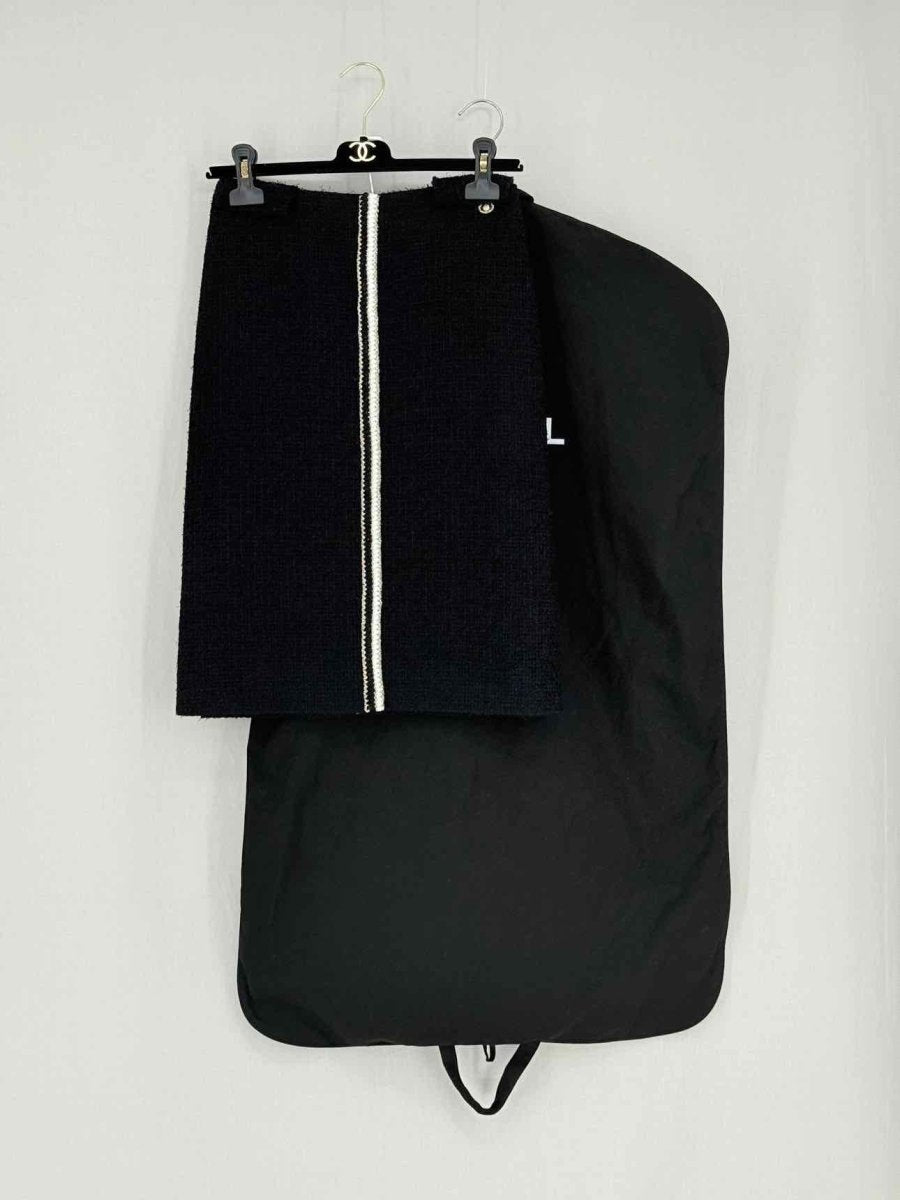 Pre - loved CHANEL Black Size US 4 Knee Length Skirt at Reems Closet