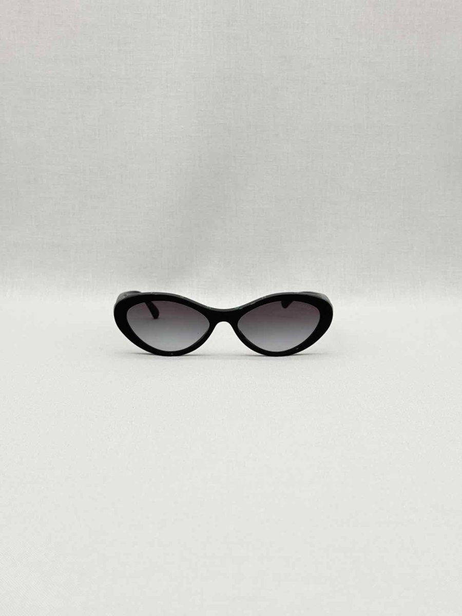 Pre-loved CHANEL Black Sunglasses at Reems Closet