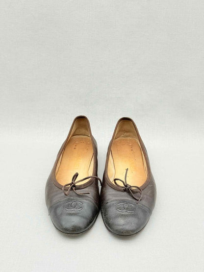 Pre - loved CHANEL Burgundy & Black Size EU 38.5 Flat Shoes at Reems Closet