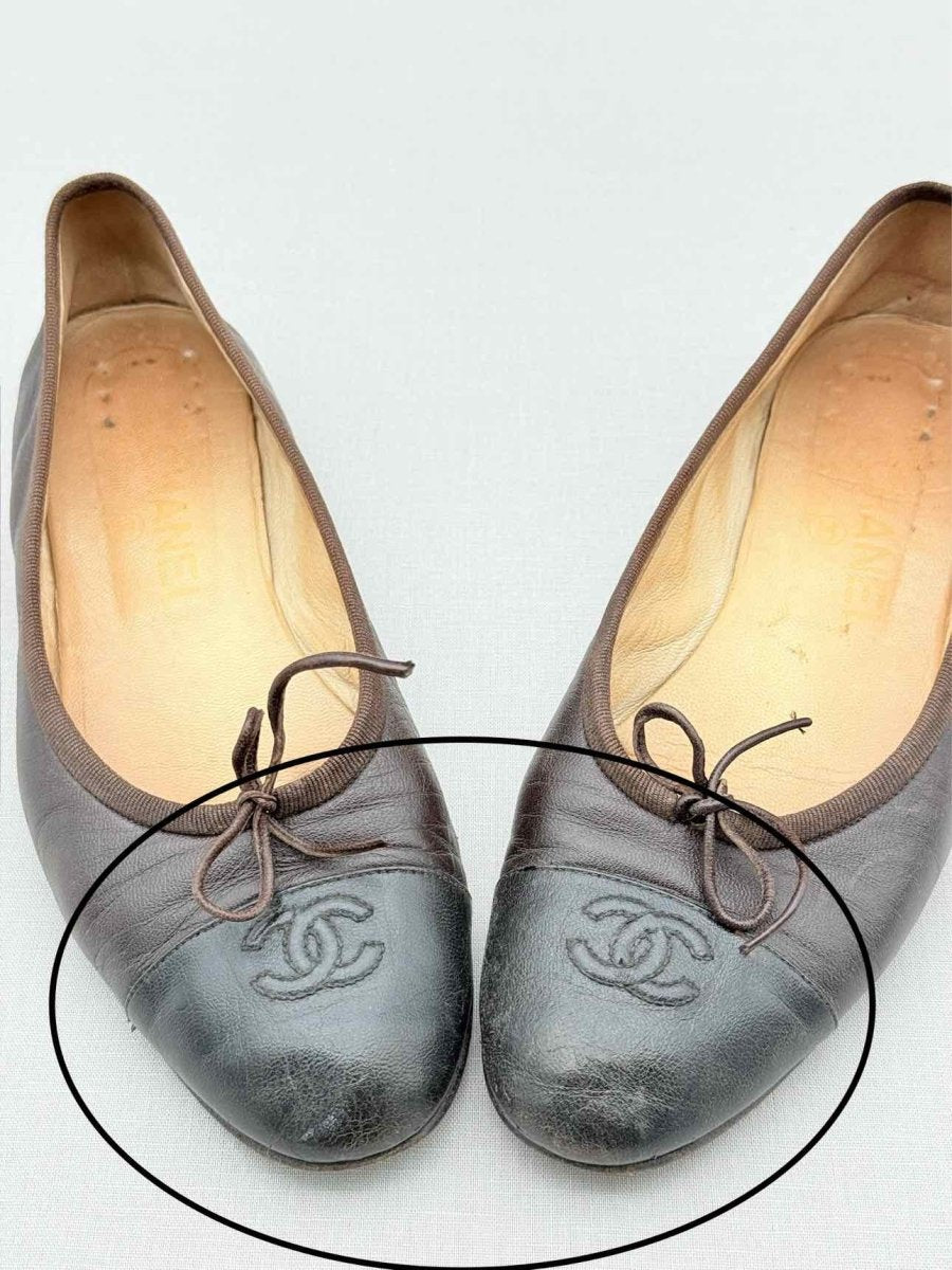 Pre - loved CHANEL Burgundy & Black Size EU 38.5 Flat Shoes at Reems Closet