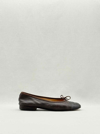 Pre - loved CHANEL Burgundy & Black Size EU 38.5 Flat Shoes at Reems Closet