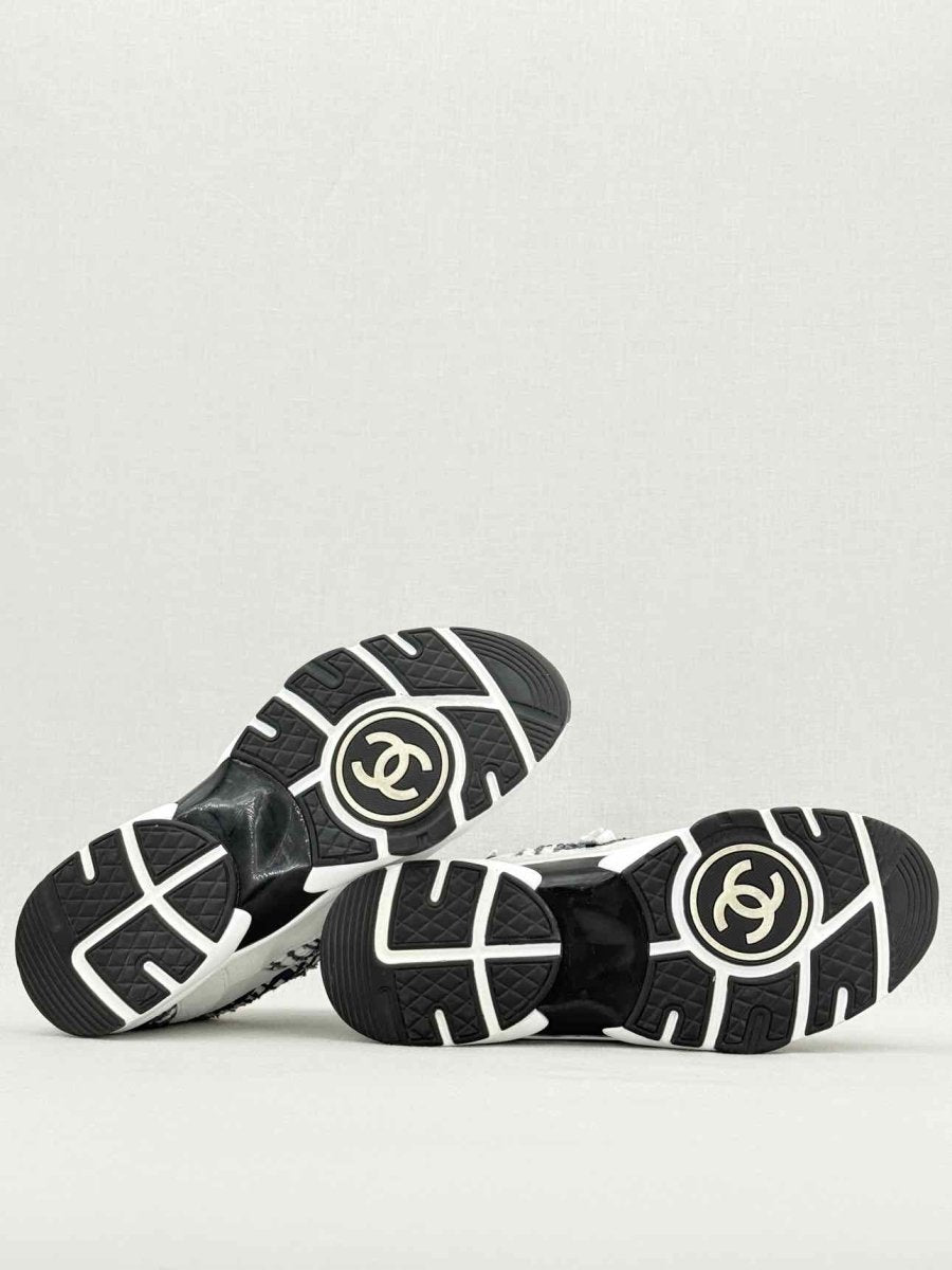 Pre - loved CHANEL CC Blue & White Size EU 39.5 Sneakers at Reems Closet