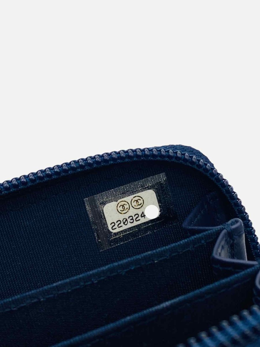 Pre-loved CHANEL CC Timeless Navy Blue Compact Wallet from Reems Closet
