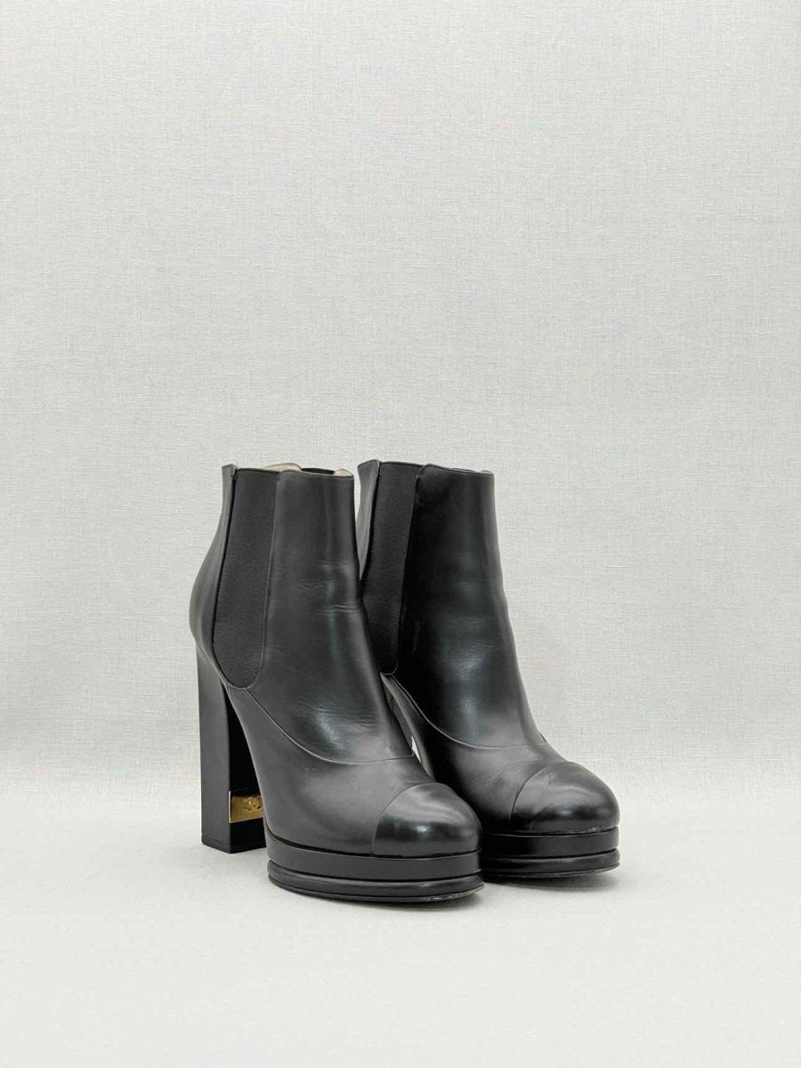 Pre - loved CHANEL Chelsea Black Size EU 39.5 Ankle Boots at Reems Closet