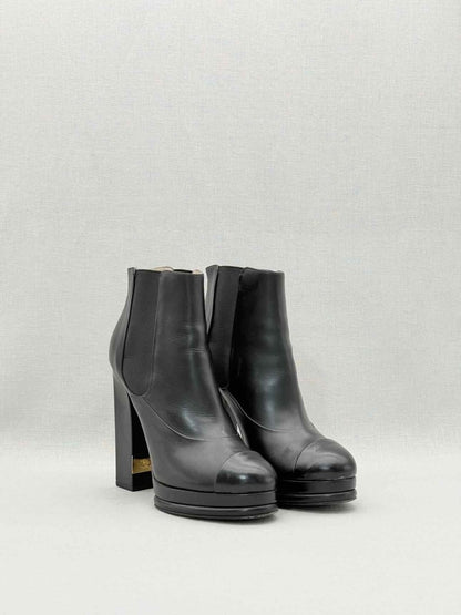 Pre - loved CHANEL Chelsea Black Size EU 39.5 Ankle Boots at Reems Closet