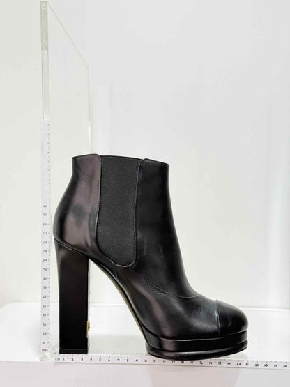 Pre - loved CHANEL Chelsea Black Size EU 39.5 Ankle Boots at Reems Closet