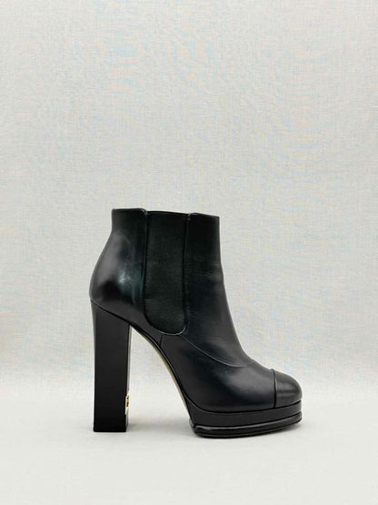 Pre - loved CHANEL Chelsea Black Size EU 39.5 Ankle Boots at Reems Closet