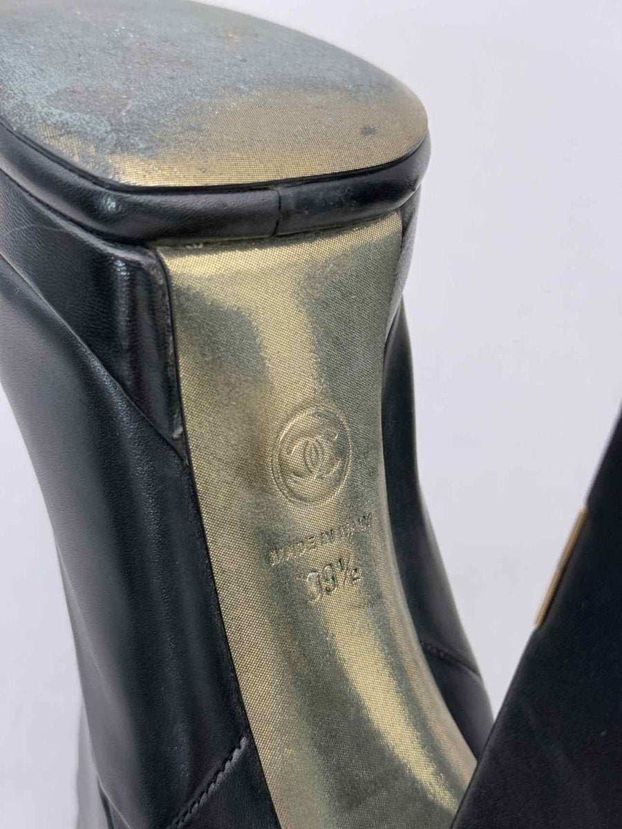 Pre - loved CHANEL Chelsea Black Size EU 39.5 Ankle Boots at Reems Closet