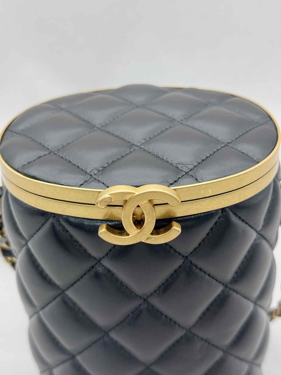 Pre-loved CHANEL Crown Box Black Quilted Vanity Case at Reems Closet