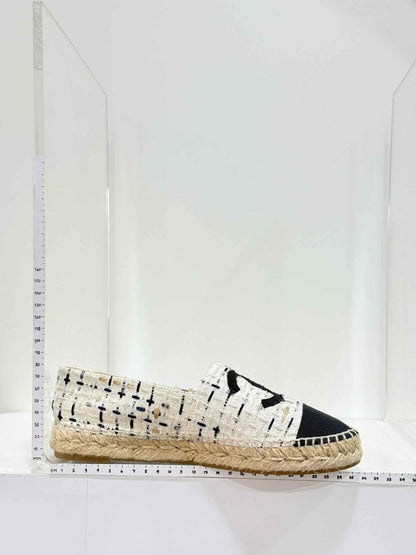 Pre - loved CHANEL Espadrille Beige & Black Tweed Size EU 39 Flats at Reems Closet