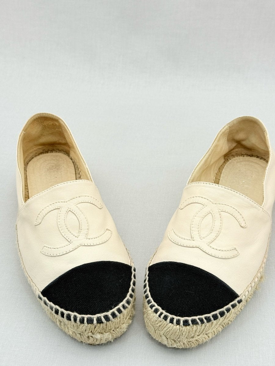 Pre - loved CHANEL Espadrille Off - white CC Logo Size EU 39 Flats at Reems Closet