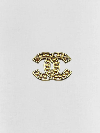 Pre - loved CHANEL Fashion Brooch at Reems Closet