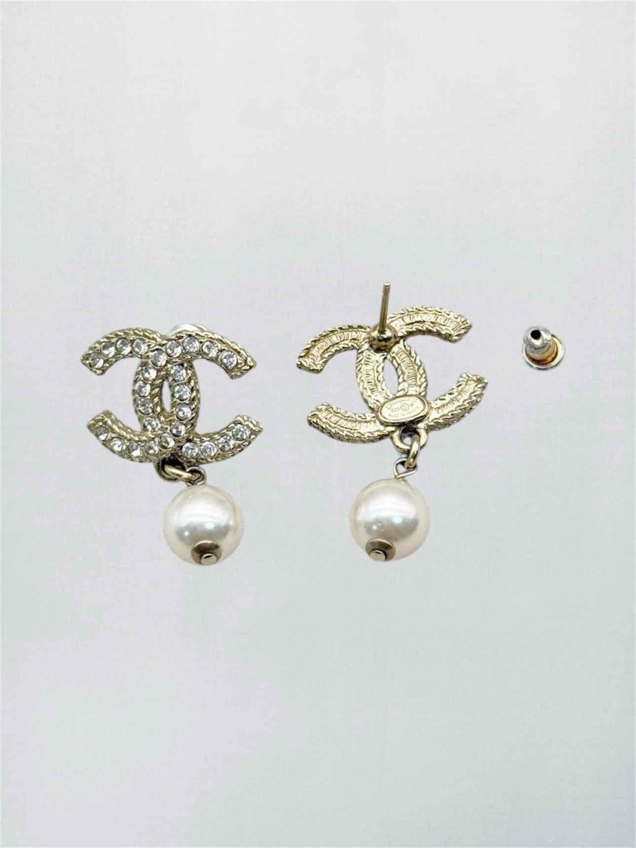 Pre-loved CHANEL Fashion Earrings at Reems Closet