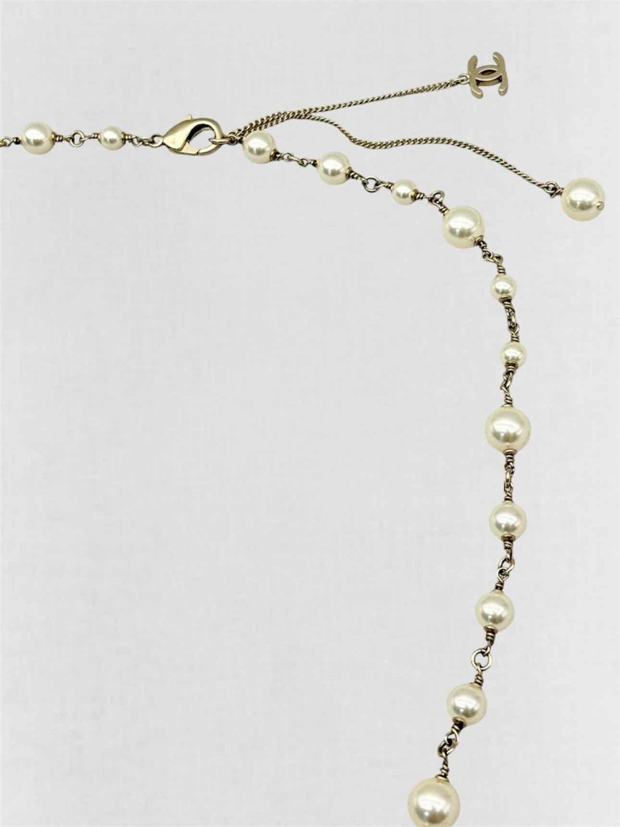 Pre-loved CHANEL Fashion Necklace at Reems Closet