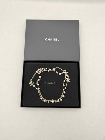 Pre-loved CHANEL Fashion Necklace at Reems Closet